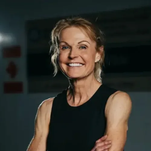 58χρονη γυναίκα έκανε παγκόσμιο ρεκόρ κάνοντας σανίδα για πάνω από 4,5 ώρες
