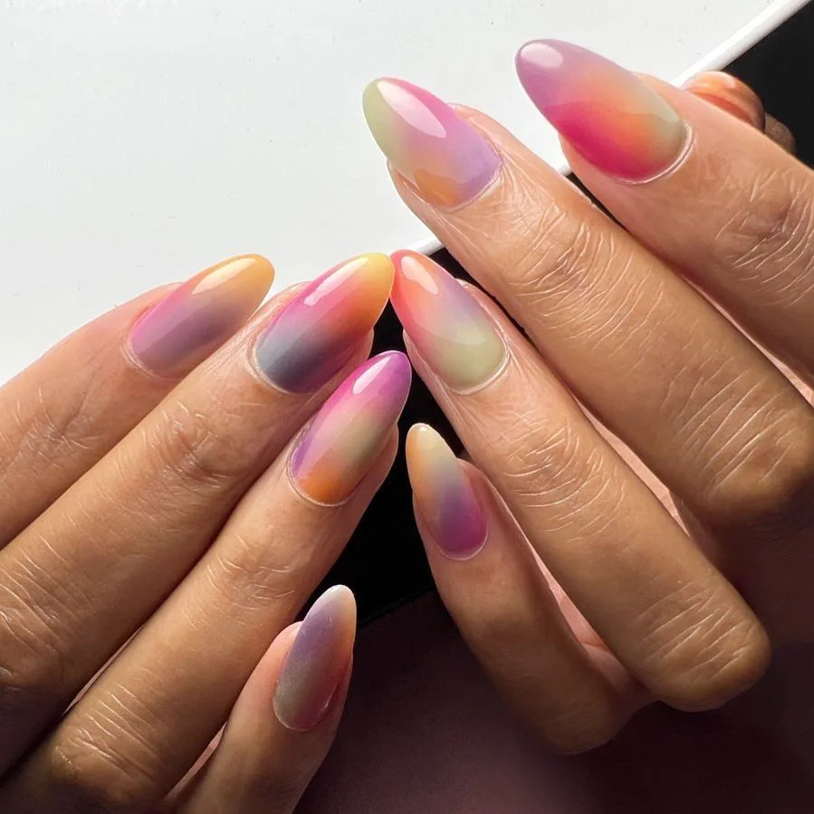 Τα nail trends της άνοιξης που ταιριάζουν σε όλα τα νύχια και σε κάθε τόνο επιδερμίδας