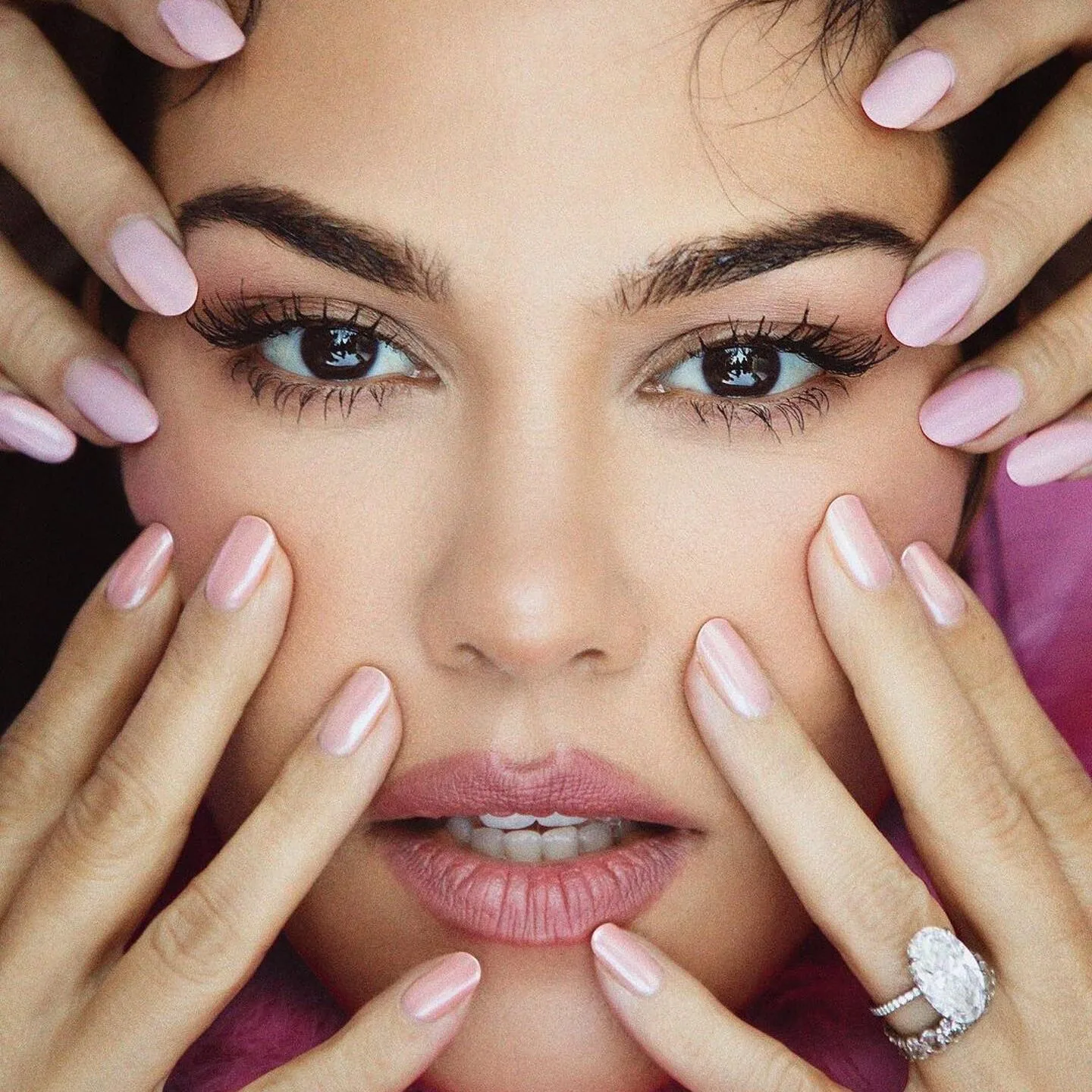 Τα nail trends της άνοιξης που ταιριάζουν σε όλα τα νύχια και σε κάθε τόνο επιδερμίδας