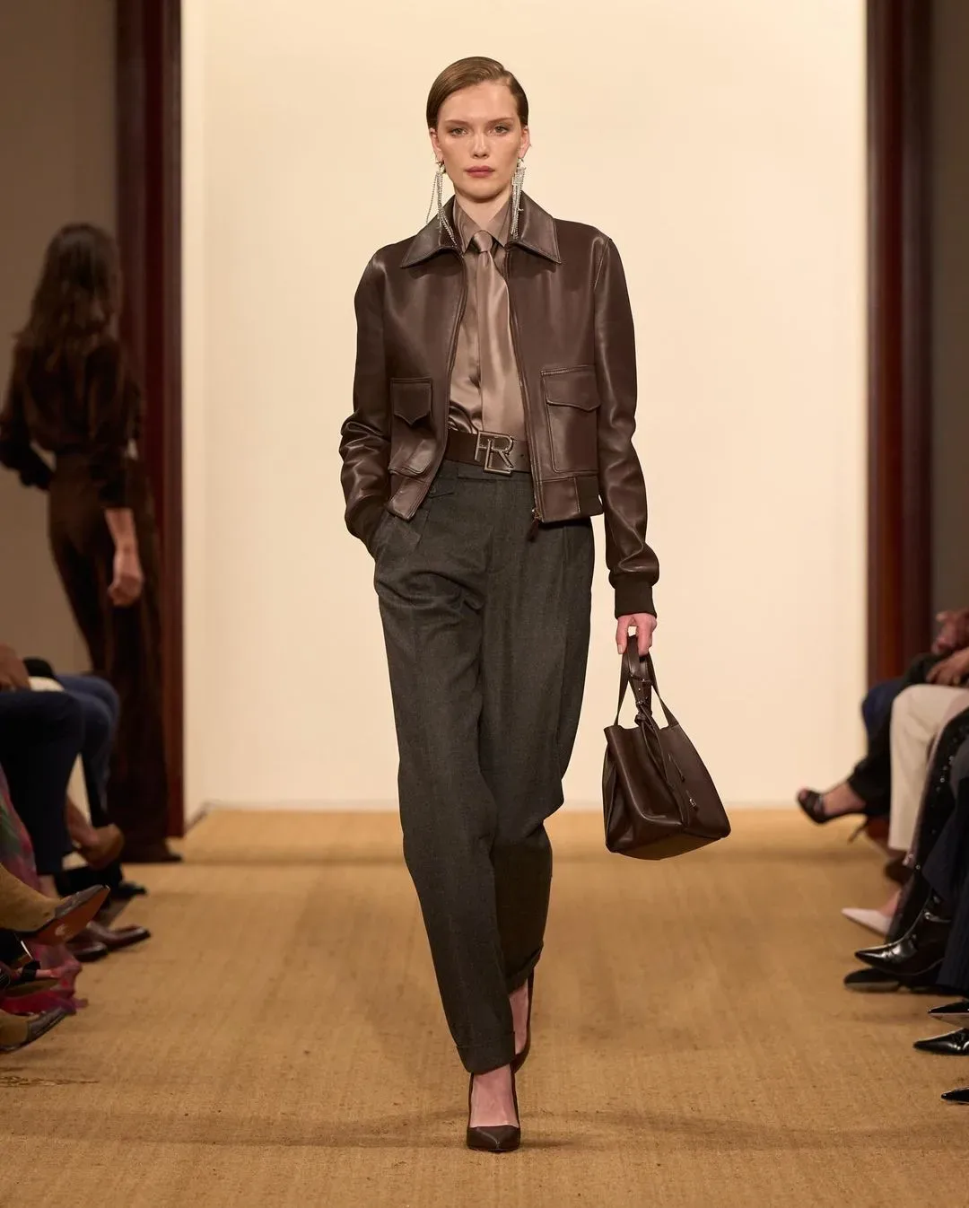 Ralph Lauren FW'24: Η ανανεωμένη επιστροφή στο office look