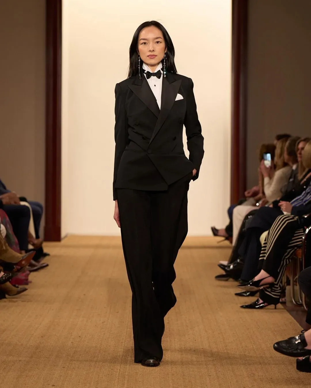 Ralph Lauren FW'24: Η ανανεωμένη επιστροφή στο office look