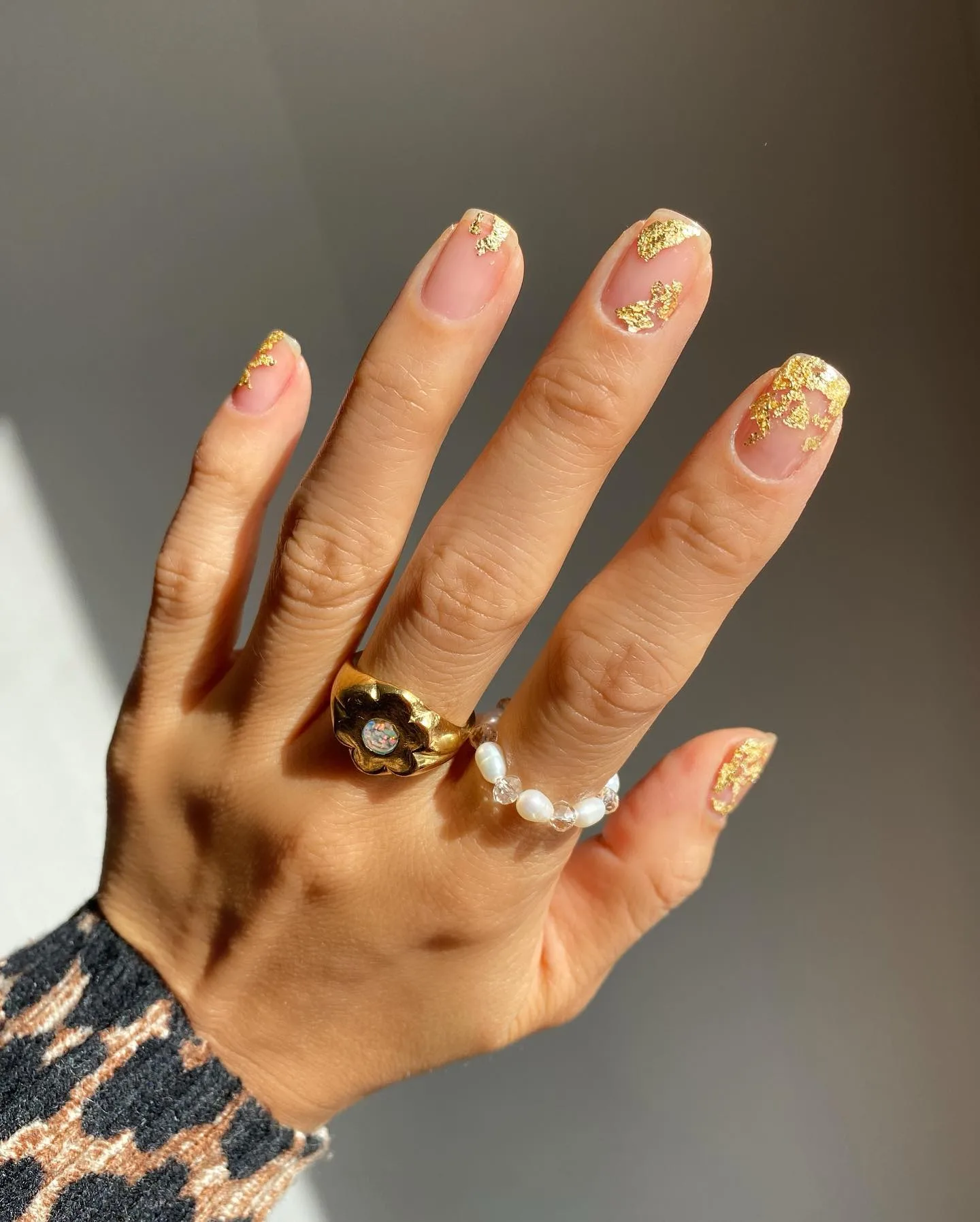 Marble nails: 6 φρέσκα και αιθέρια σχέδια νυχιών που θυμίζουν μάρμαρο