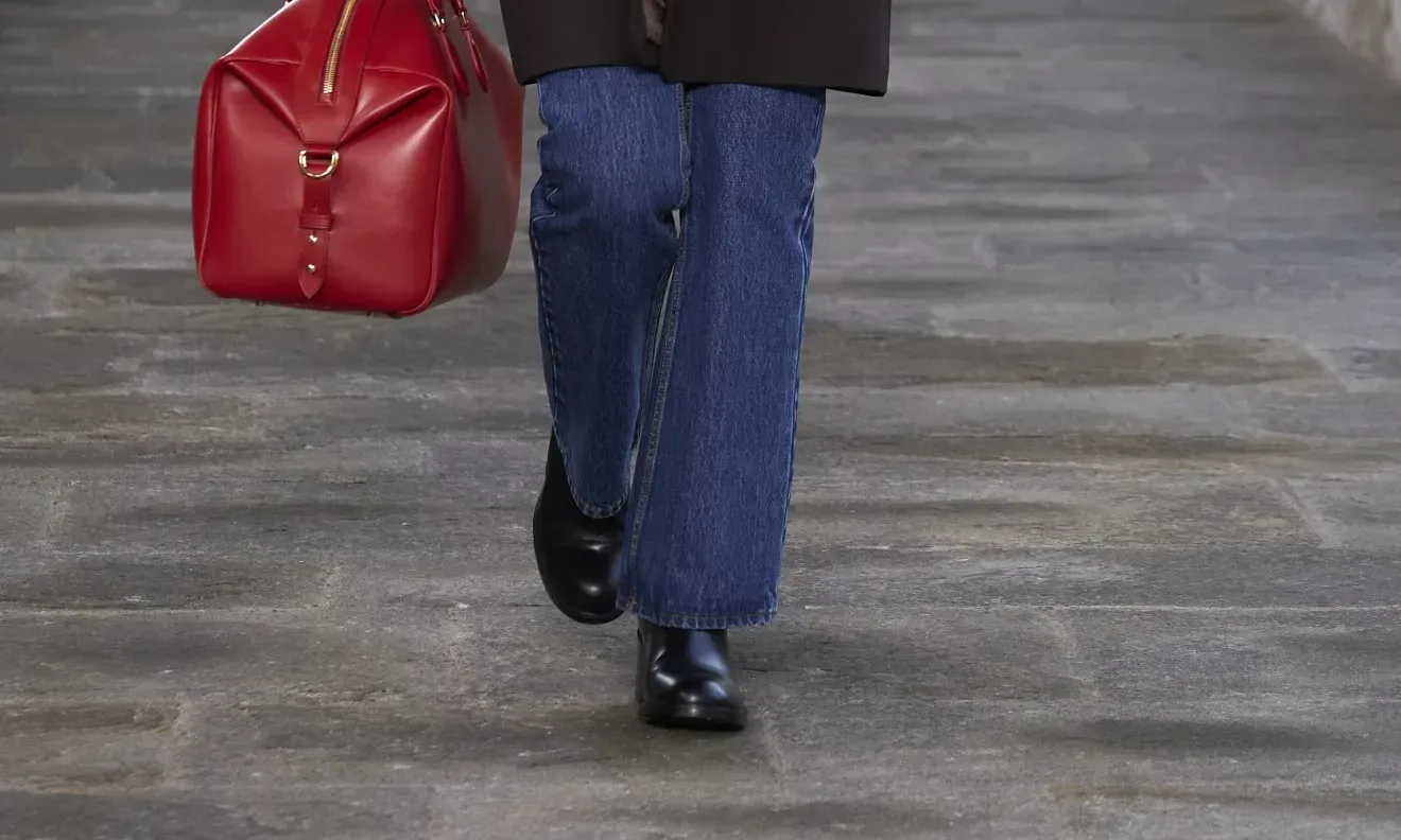 Υπάρχει ένα διαχρονικό trend και αυτό είναι το straight jeans που θα ξανά βάλεις στο παιχνίδι