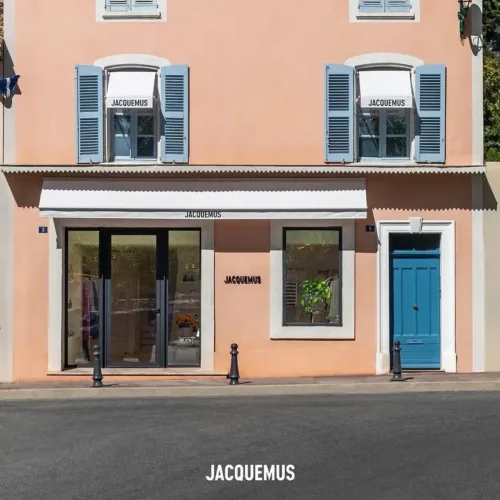 Ο Jacquemus είναι έτοιμος για ένα καλοκαίρι στο Saint-Tropez με νέο Pop-up και Beach Club κατάστημα