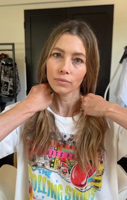 Η Jessica Biel αποκαλύπτει μέσω Instagram το νέο Bob κούρεμά της