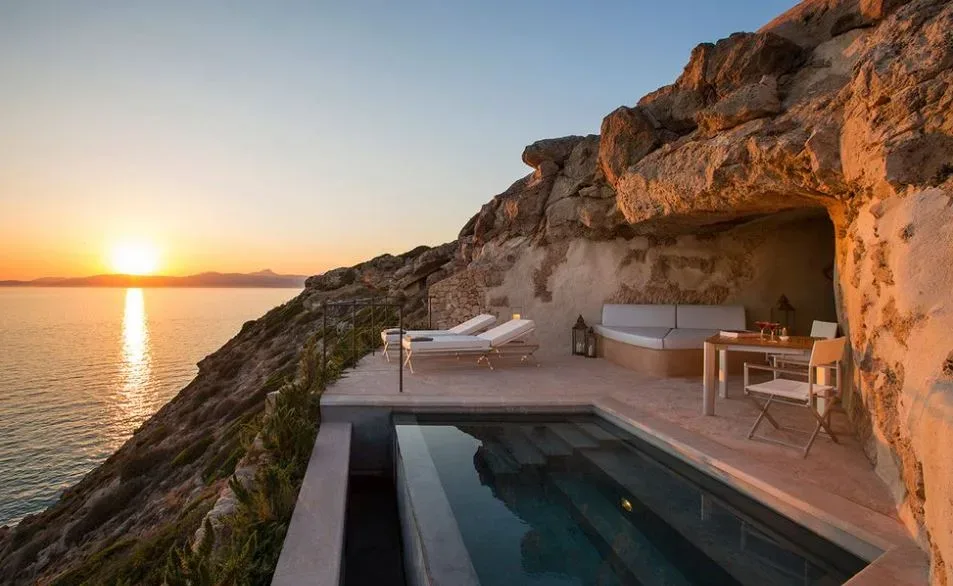 Τα 5 ωραιότερα πολυτελή ξενοδοχεία σε σπηλιές από όλο τον κόσμο για να επισκεφθείς