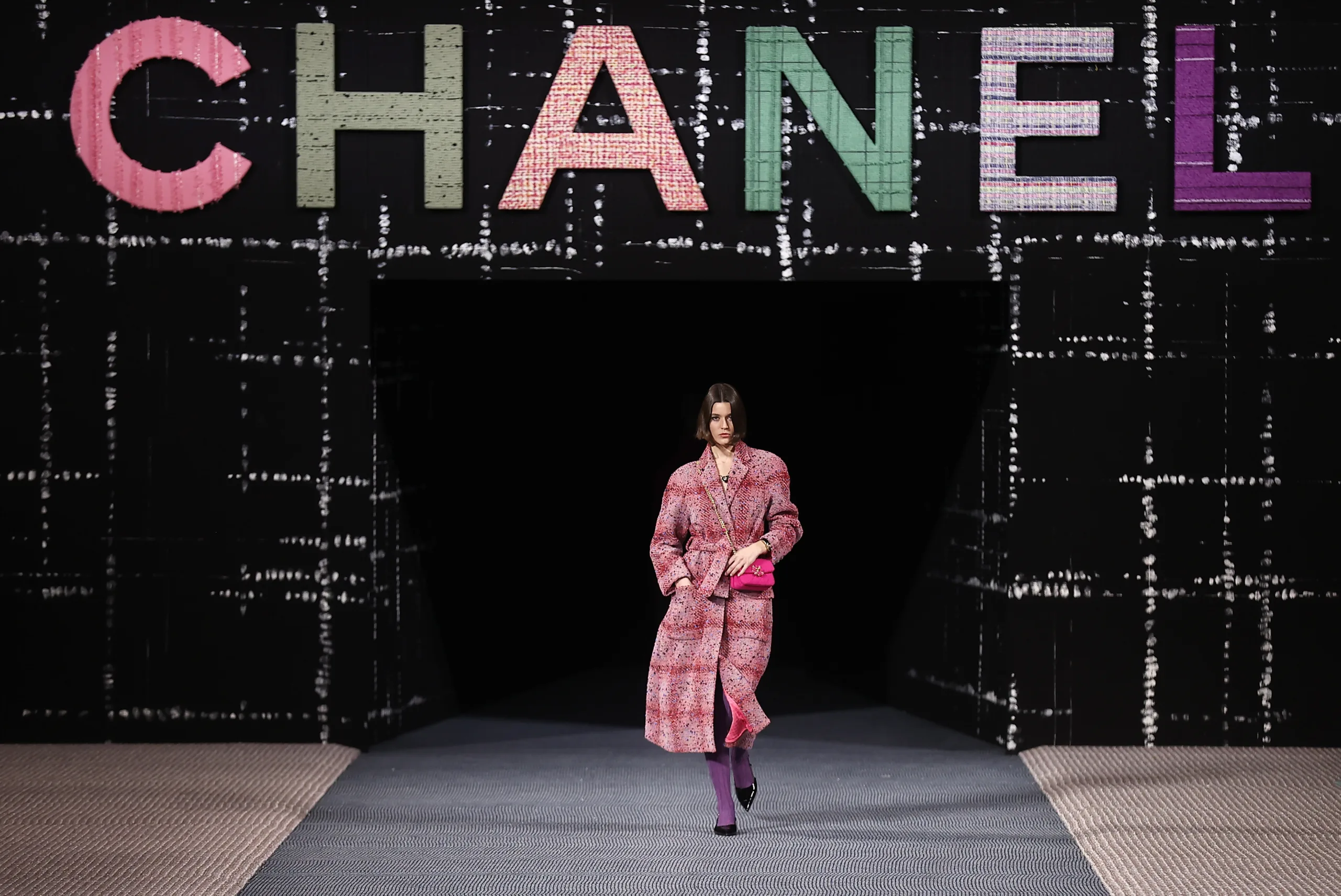 Η Καλλιτεχνική Διευθύντρια της Chanel, Virginie Viard, αποχωρεί από τον οίκο