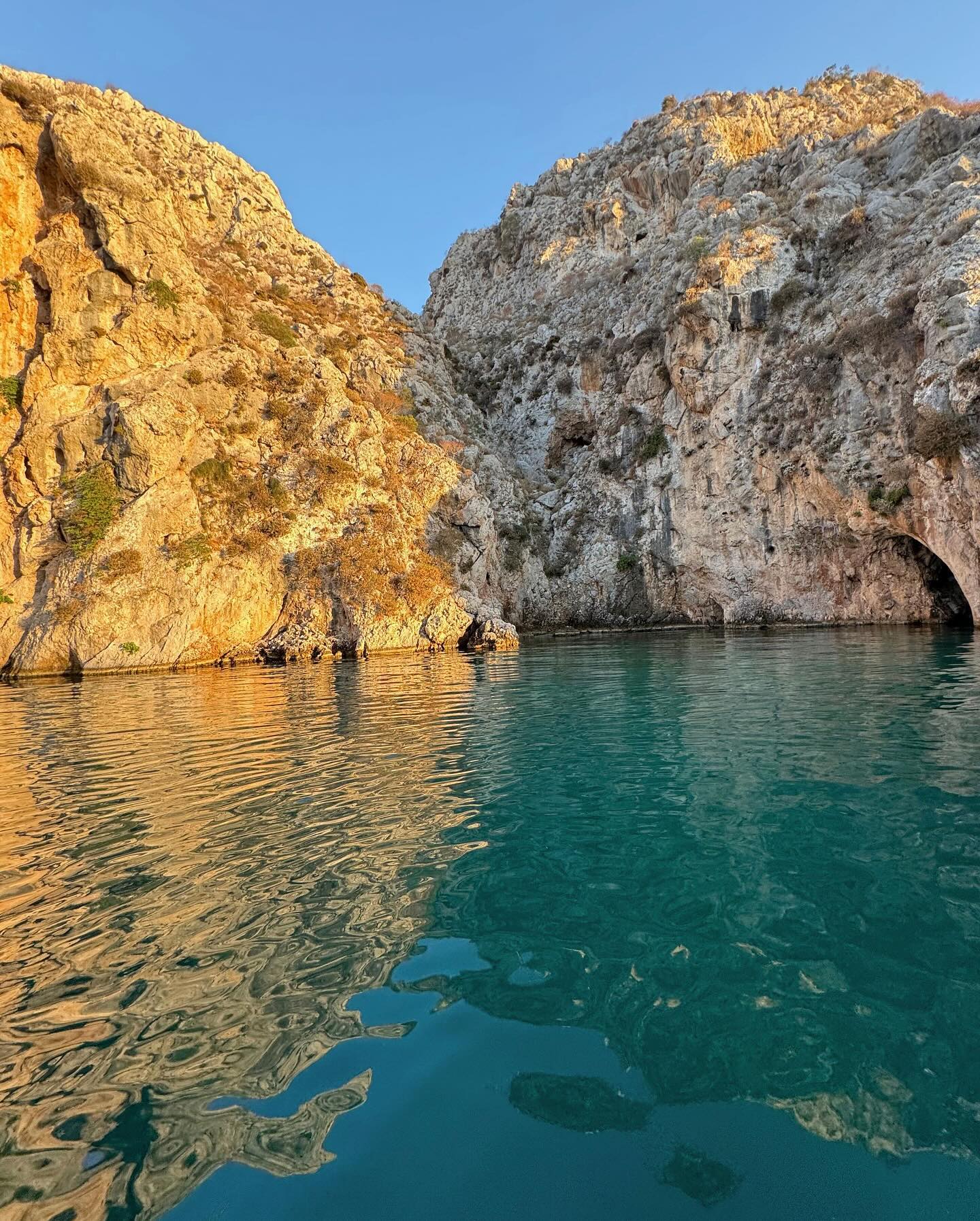 Στην Ελλάδα η Κιμ Καρντάσιαν για τις καλοκαιρινές διακοπές της- Δες τι ανεβάζει στο Instagram