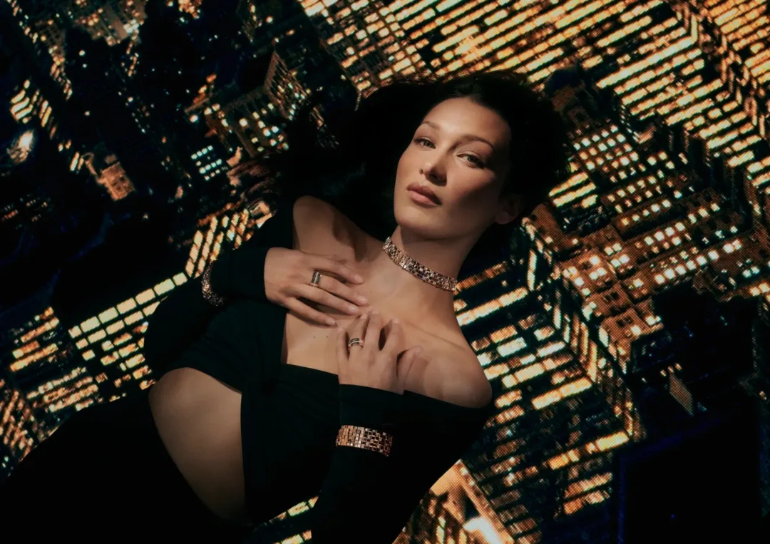 Η ambassador Bella Hadid της Chopard γίνεται το πρόσωπο της ανανεωμένης συλλογής κοσμημάτων «Ice Cube»