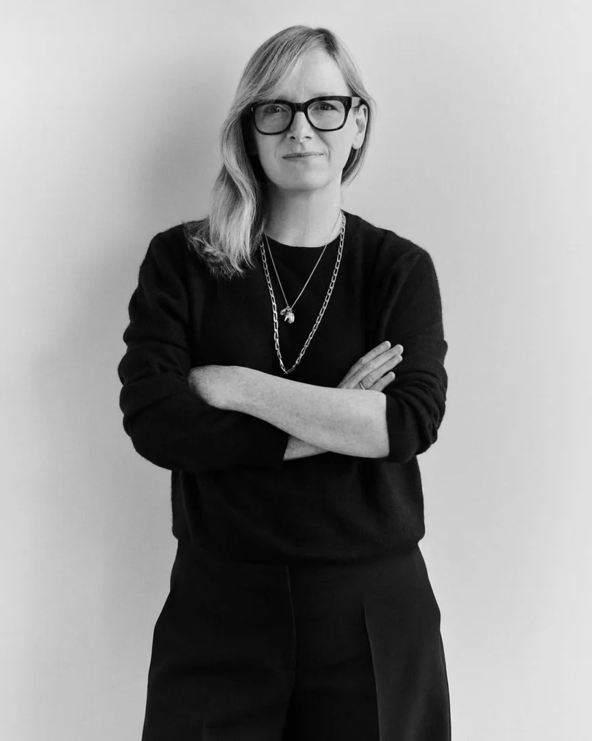 Η Sarah Burton γίνεται η νέα creative director του Givenchy