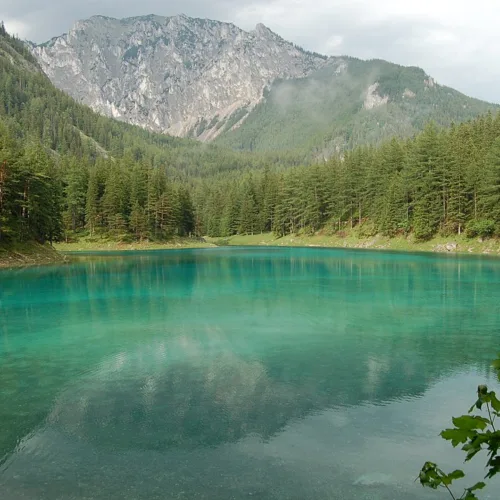 Grüner See ή αλλιώς το πάρκο που μετατρέπεται σε λίμνη ανάλογα με τον καιρό