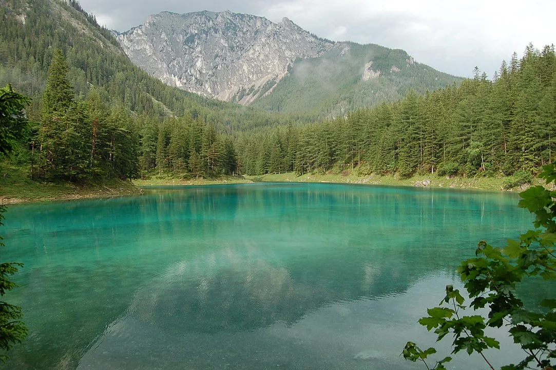 Grüner See ή αλλιώς το πάρκο που μετατρέπεται σε λίμνη ανάλογα με τον καιρό