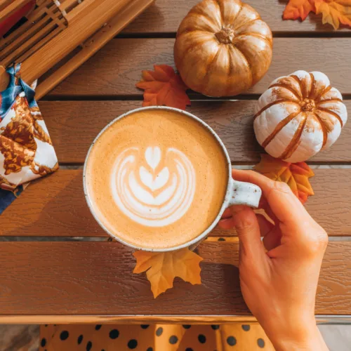 7 μυστικά για να κάνεις το Pumpkin Spice Latte σου πιο υγιεινό για το έντερο χωρίς να θυσιάσεις τη γεύση