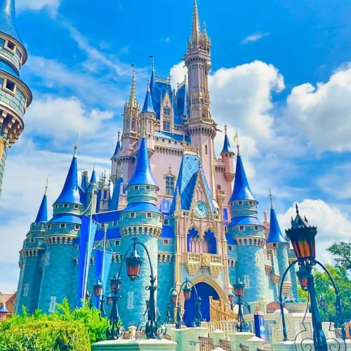 Τι συμβαίνει εάν βρεθείς στο Disney World κατά τη διάρκεια ενός τυφώνα σύμφωνα με ανθρώπους που το έχουν ζήσει