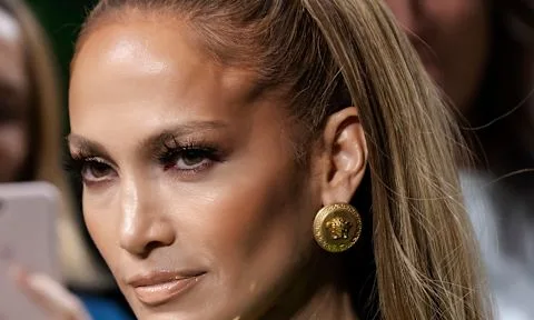 Jennifer Lopez: Η φτηνή κρέμα ημέρας που χρησιμοποιεί για αντιγήρανση και λάμψη