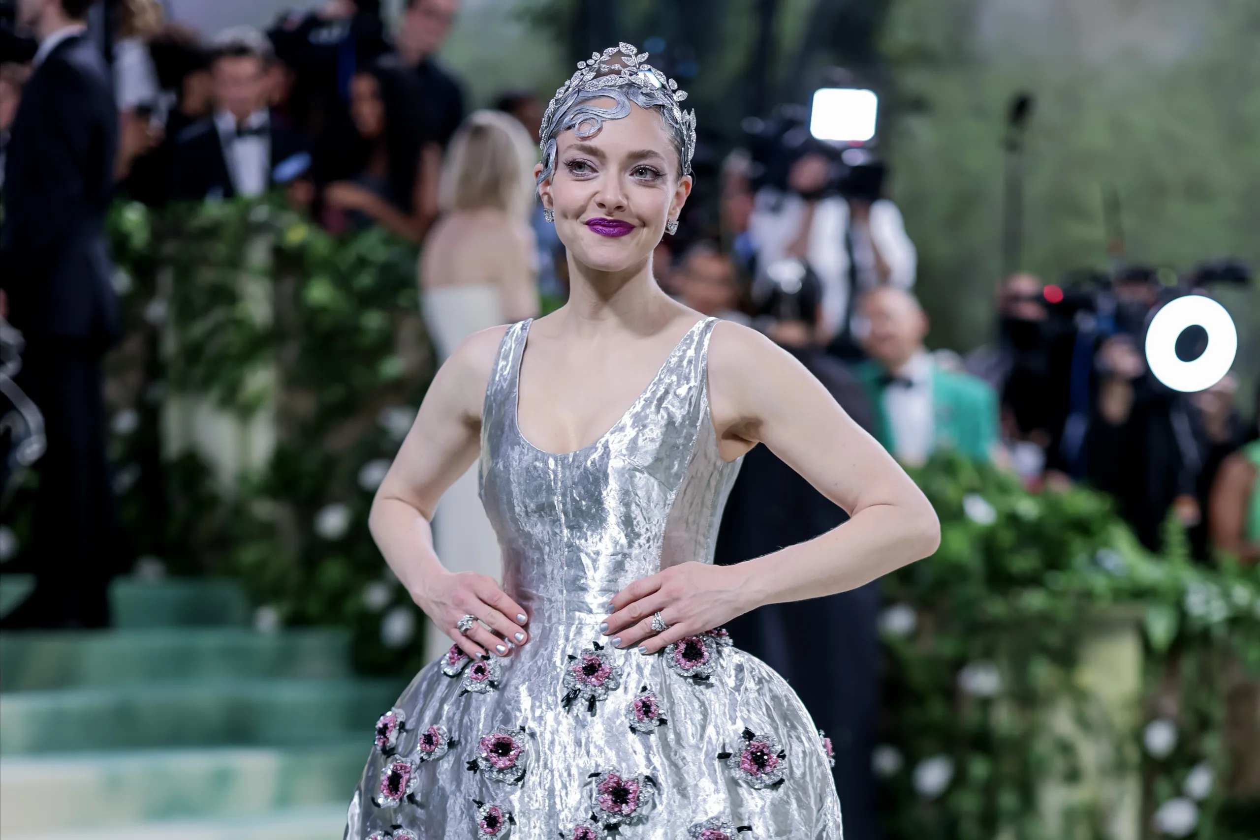 Το σαλόνι της Amanda Seyfried διαθέτει την ιδανική ισορροπία άνεσης και κοινωνικότητας