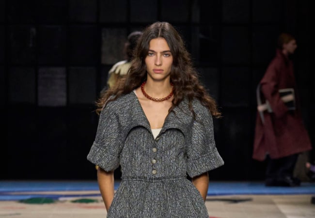 Το show μόδας SS'24 της Bottega Veneta αποκαλύπτει την ομορφιά της πολυπολιτισμικότητας