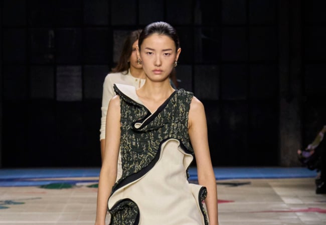 Το show μόδας SS'24 της Bottega Veneta αποκαλύπτει την ομορφιά της πολυπολιτισμικότητας