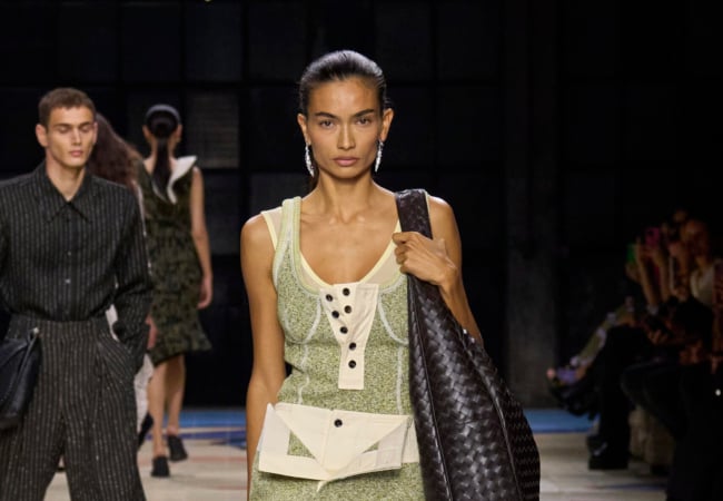 Το show μόδας SS'24 της Bottega Veneta αποκαλύπτει την ομορφιά της πολυπολιτισμικότητας