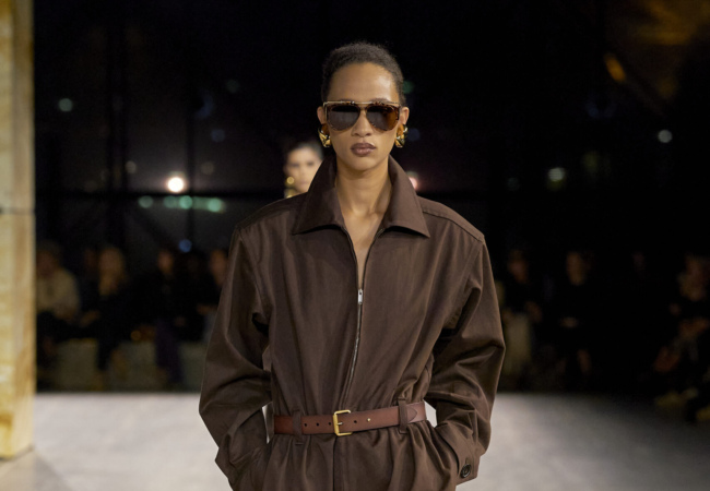 Utility και safari chic με late '70s αέρα ήταν το show για την SS' 24 του Saint Laurent