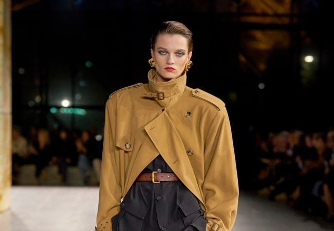 Utility και safari chic με late '70s αέρα ήταν το show για την SS' 24 του Saint Laurent 