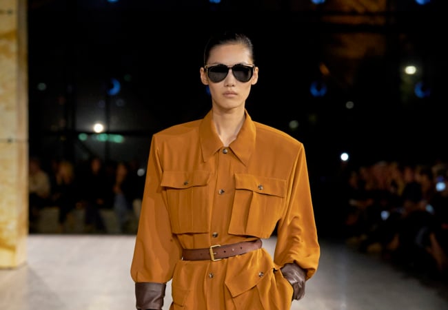 Utility και safari chic με late '70s αέρα ήταν το show για την SS' 24 του Saint Laurent