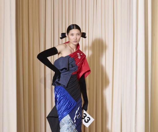 Balenciaga Haute Couture FW'24: Goth, skaters και metalheads αποτέλεσαν τον βασικό πυρήνα της έμπνευσης