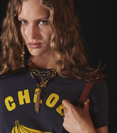 Chloé Resort 2025: Η πολυτέλεια συναντά την εκκεντρικότητα της δεκαετίας του '70