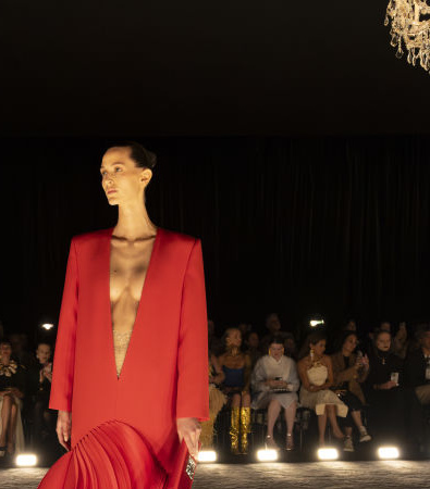 «The Phoenix»: Το καθηλωτικό show υψηλής αισθητικής για τον οίκο Schiaparelli Haute Couture F'24