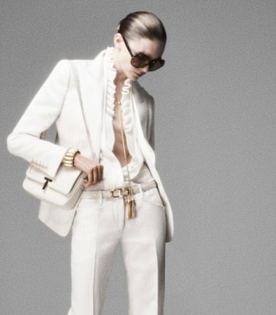 Tom Ford Resort '25: Μια συλλογή που συνδυάζει την κλασική αίγλη με μια μοντέρνα και προκλητική πινελιά