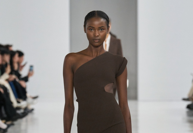 Η συλλογή Max Mara SS '25 φέρνει την ιδανική σύγχρονη γκαρνταρόμπα στην πασαρέλα