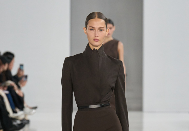 Η συλλογή Max Mara SS '25 φέρνει την ιδανική σύγχρονη γκαρνταρόμπα στην πασαρέλα