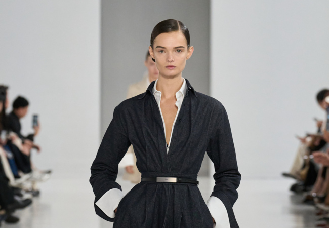 Η συλλογή Max Mara SS '25 φέρνει την ιδανική σύγχρονη γκαρνταρόμπα στην πασαρέλα