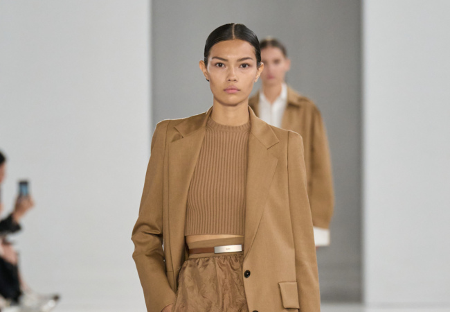 Η συλλογή Max Mara SS '25 φέρνει την ιδανική σύγχρονη γκαρνταρόμπα στην πασαρέλα