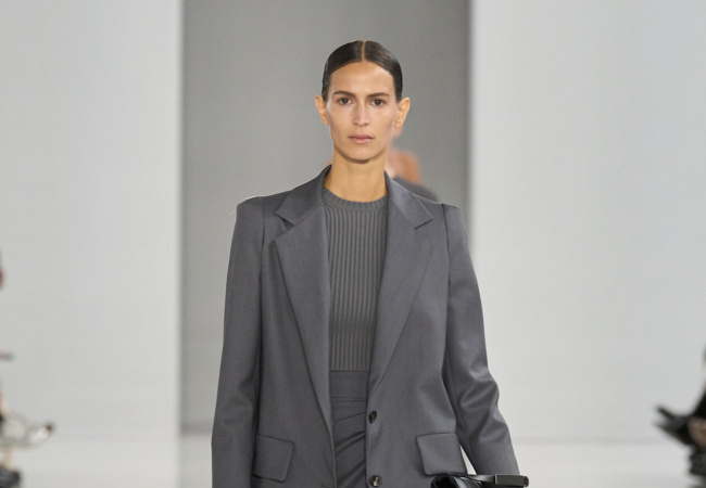 Η συλλογή Max Mara SS '25 φέρνει την ιδανική σύγχρονη γκαρνταρόμπα στην πασαρέλα