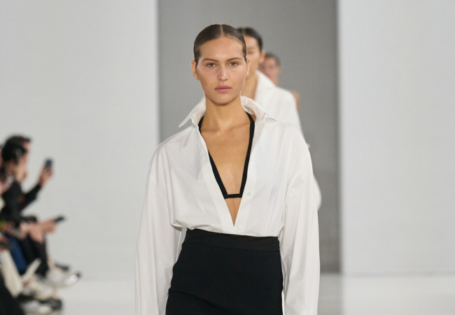 Η συλλογή Max Mara SS '25 φέρνει την ιδανική σύγχρονη γκαρνταρόμπα στην πασαρέλα