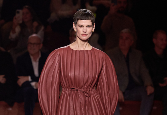 Fendi FW '25: 100 χρόνια κληρονομιάς και δημιουργικότητας