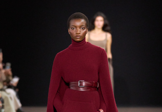 Max Mara FW '25: Η νέα ατρόμητη ρομαντική ηρωίδα