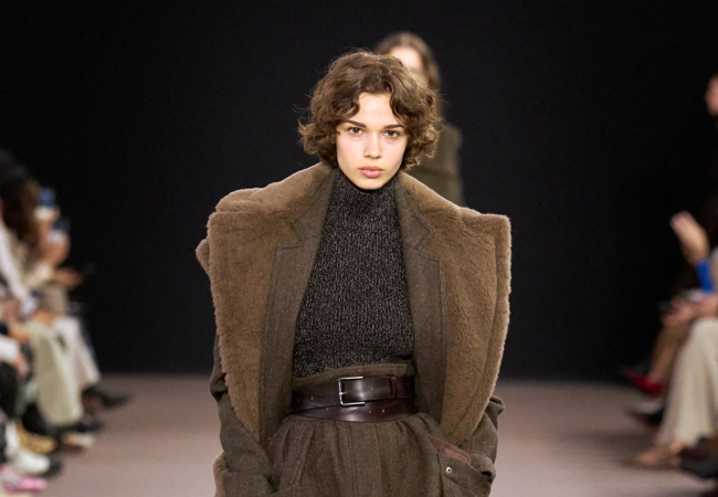 Max Mara FW '25: Η νέα ατρόμητη ρομαντική ηρωίδα