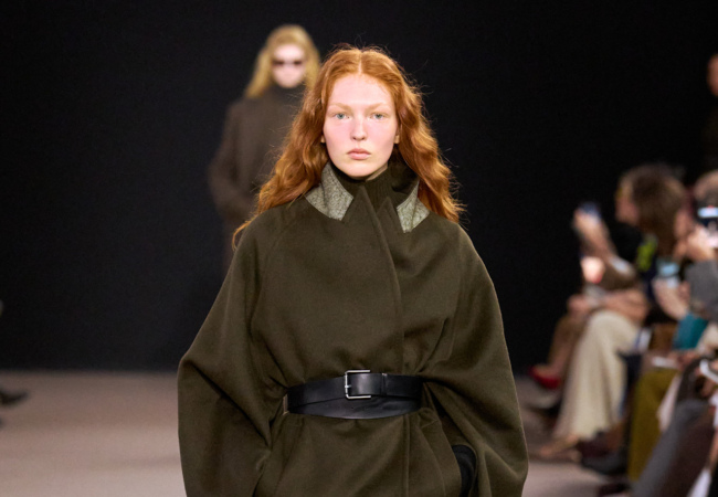 Max Mara FW '25: Η νέα ατρόμητη ρομαντική ηρωίδα