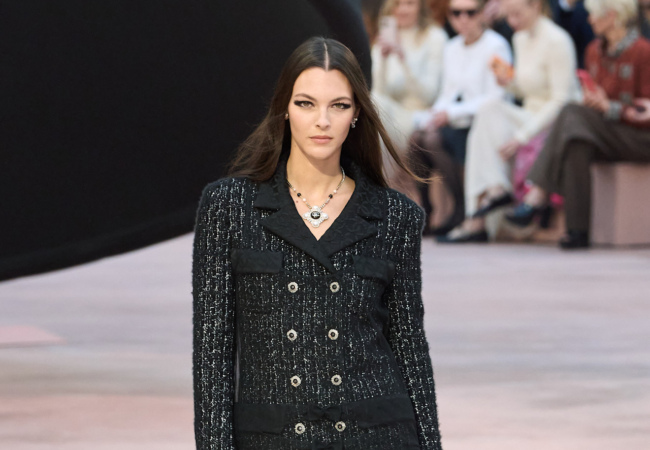 Chanel FW '25: Μετάβαση στη νέα εποχή του Matthieu Blazy