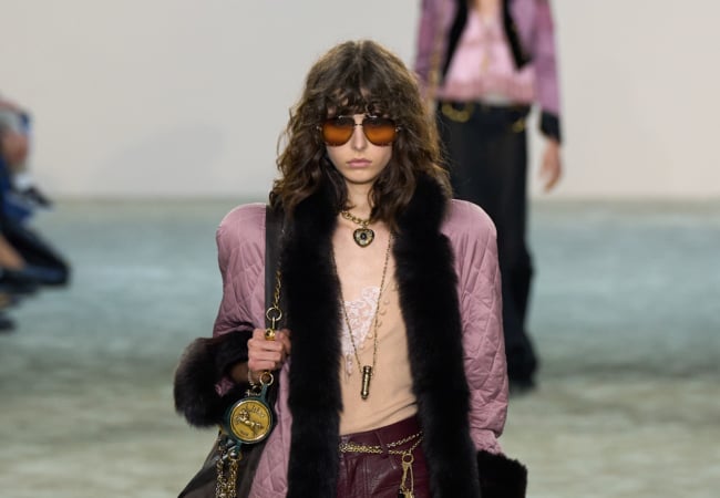 Chloé FW' 25: H εξερεύνηση της πολυπλοκότητας των αντιθέτων και των διαφορετικών πλευρών της γυναίκας