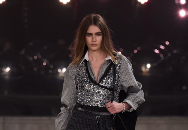 Isabel Marant FW '25: Ένα μείγμα punk εξέγερσης με εκλεπτυσμένη ραπτική