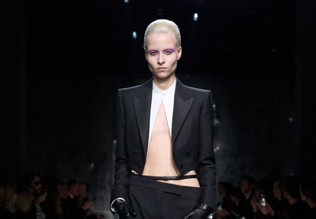 Tom Ford FW '25: Σαγήνη μέσα από μια σύγχρονη και sophisticated οπτική